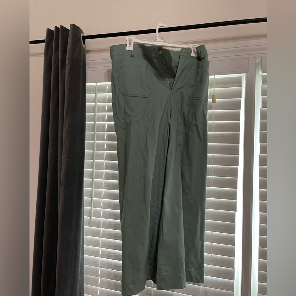 Eesome Green Pants